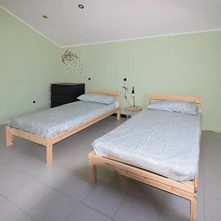 2 Bedroom In Apartment