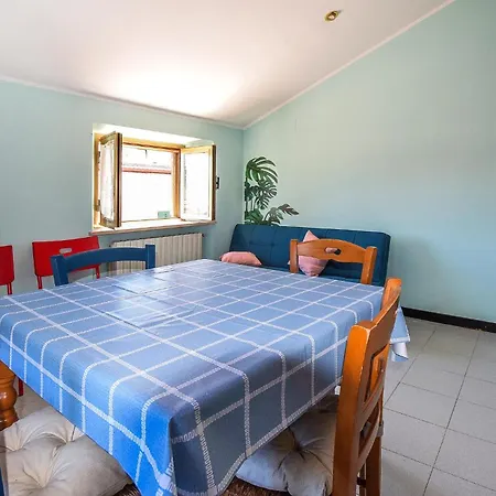 2 Bedroom In Apartment